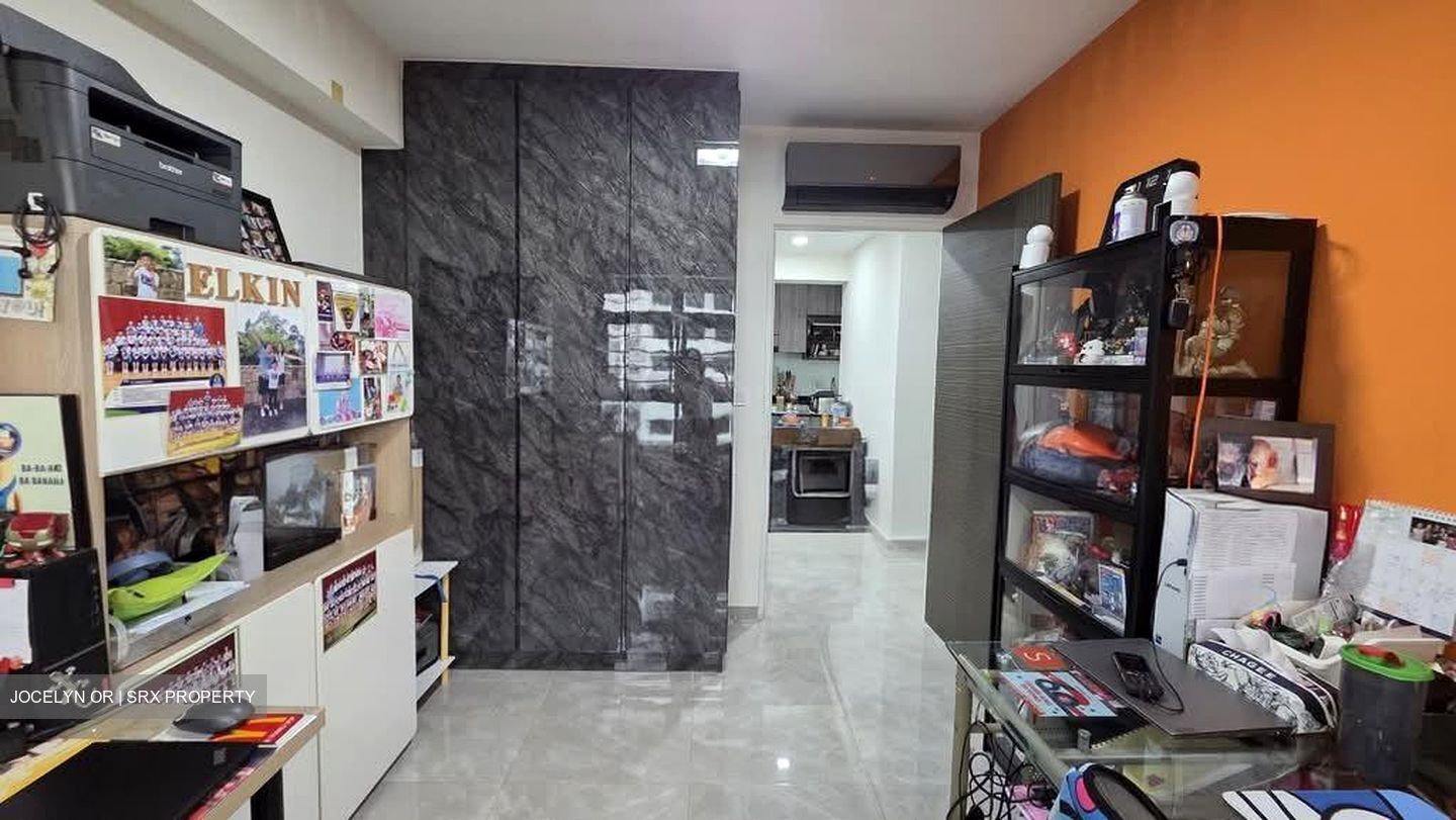 Tampines Street 61 (Tampines), Multi Generation #558618251